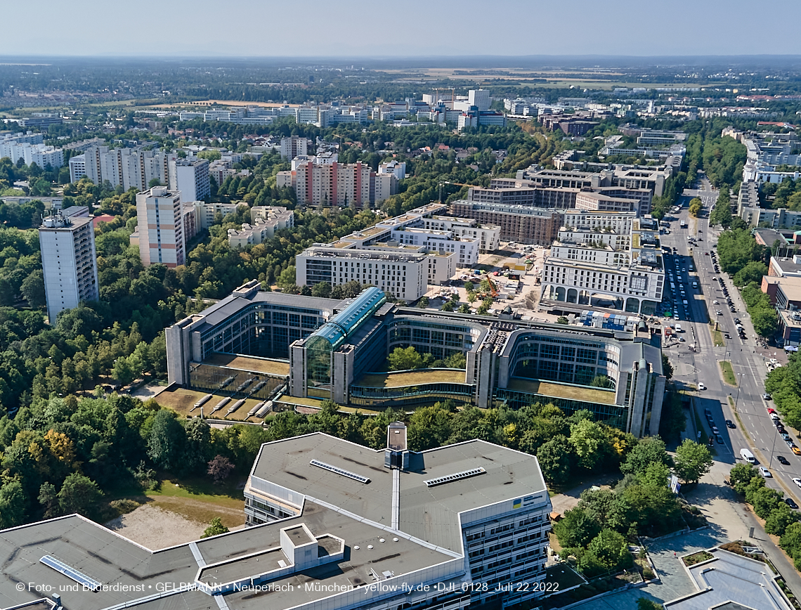 22.07.2022 - Rentenversicherung und Perlach PLaza in Neuperlach